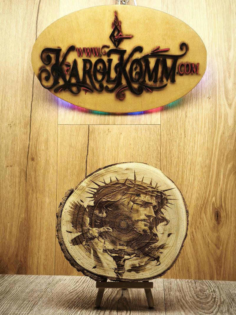 Plaster Drewna: Historia Wypalana w Sękach